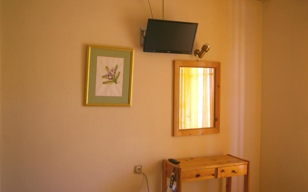 Angeliki Aparthotel Vitaládes Exterior photo