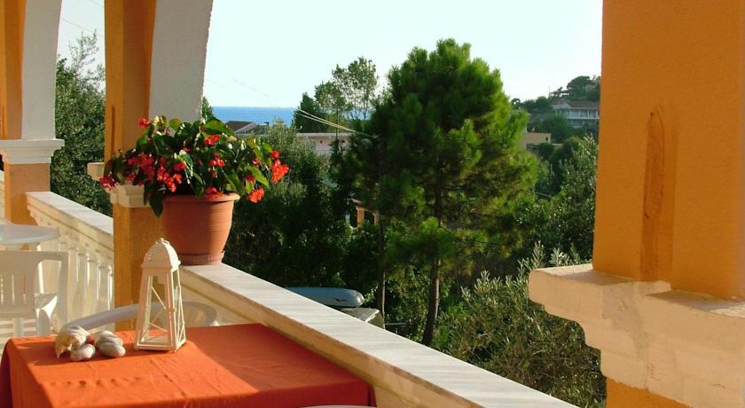 Angeliki Aparthotel Vitaládes Exterior photo